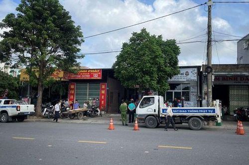 Tai nạn giao thông mới nhất 18/10/2024: tài xế lùi xe đâm tử vong chủ nhà