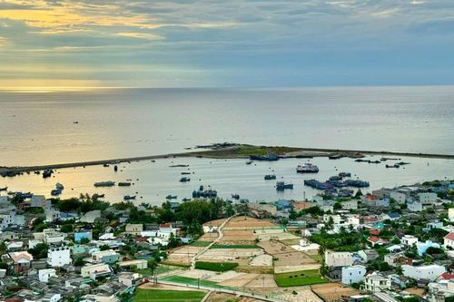 Quảng Ngãi: 'Mỗi giọt nước là mỗi giọt vàng đối với người dân huyện đảo'