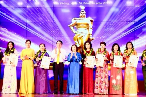 Hải Phòng trao Giải thưởng Lê Chân tặng 8 phụ nữ tiêu biểu xuất sắc