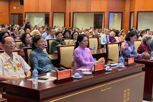 Những tấm gương truyền lửa cách mạng cho thế hệ trẻ