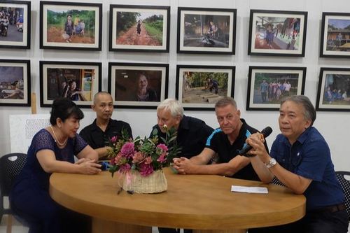 Việt Nam trong con mắt của bạn bè quốc tế qua Triển lãm ảnh 'Những cuộc gặp gỡ tại Việt Nam'