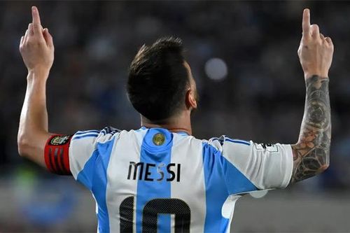 Messi nhận giải thưởng vinh danh của Marca