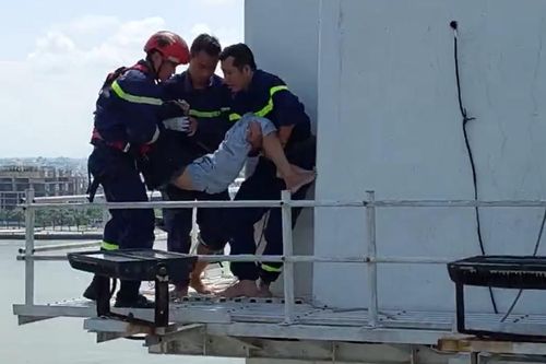 Bài cuối: Bước chân giữa lằn ranh sinh tử