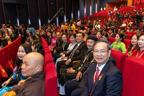 Động viên nhân dân phát huy mọi nguồn lực, khả năng sáng tạo