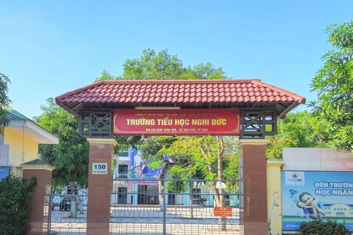 Nghệ An yêu cầu họp kiểm điểm nhà trường chi 3,8 triệu đồng/lớp để di dời điều hòa