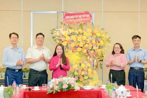 Phụ nữ PVCFC: 'Thay đổi để hạnh phúc'
