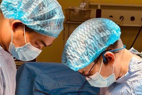 Nỗ lực cứu đôi chân cho nam sinh mắc ung thư
