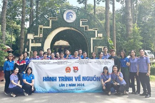 Chi đoàn VKSND tỉnh Bình Dương tổ chức hành trình về nguồn, giáo dục truyền thống cách mạng