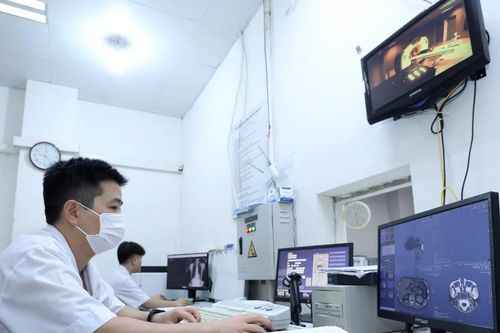 Giảm quá tải bệnh viện: Cần thiết lập chuỗi chăm sóc sức khỏe toàn diện