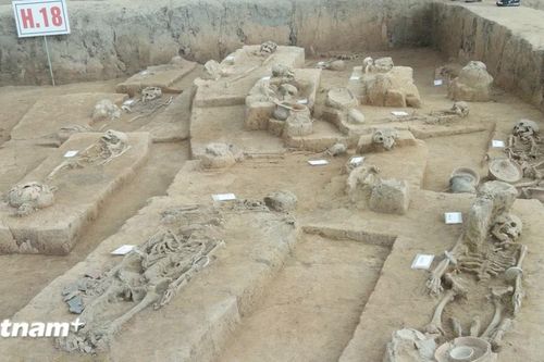 Cận cảnh dấu tích mộ táng thời kỳ tiền Đông Sơn tại Di chỉ khảo cổ Vườn Chuối