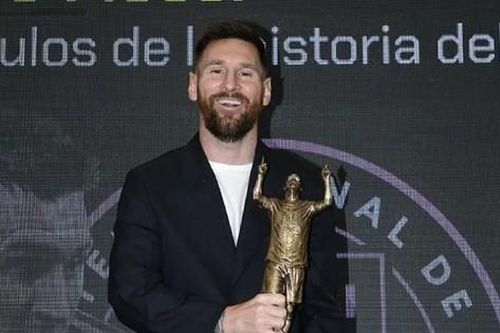 Phản ứng của người hâm mộ khi Messi được vinh danh
