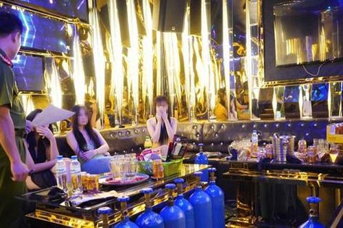 Hé lộ tình tiết vụ giải cứu 58 phụ nữ trẻ tại karaoke - massage G7