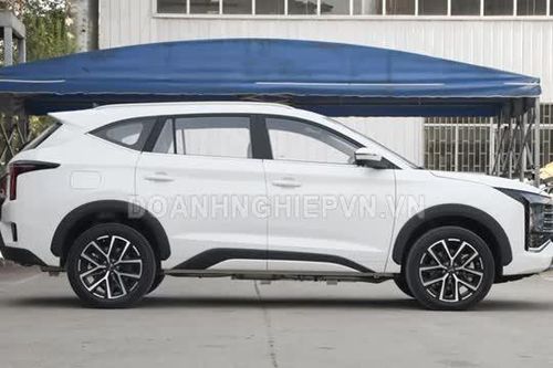 SUV 7 chỗ, tiêu thụ 1,42 lít xăng/100 km, giá rẻ hơn Hyundai Grand i10