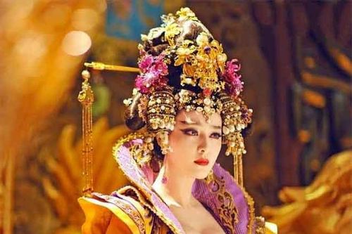 Vừa lập đế, Võ Tắc Thiên tạo 18 Hán tự mới: 17 chữ bị bãi bỏ, chữ còn lại nghìn năm không ai dám dùng