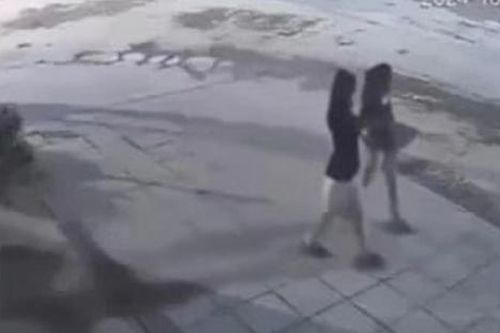 Hé lộ nguyên nhân khiến 2 nữ sinh lớp 8 để lại thư tuyệt mệnh rồi nhảy cầu tự tử