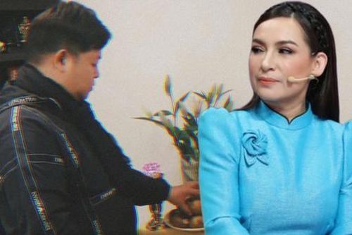 Quang Lê đến viếng Phi Nhung, bồi hồi hát ca khúc kỷ niệm tặng đàn chị