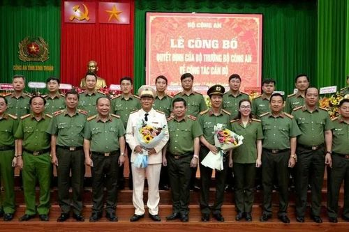 Nhân sự 17/10: Bộ Công an điều động Phó Cục trưởng; Nghệ An, Bình Phước trao quyết định công tác cán bộ