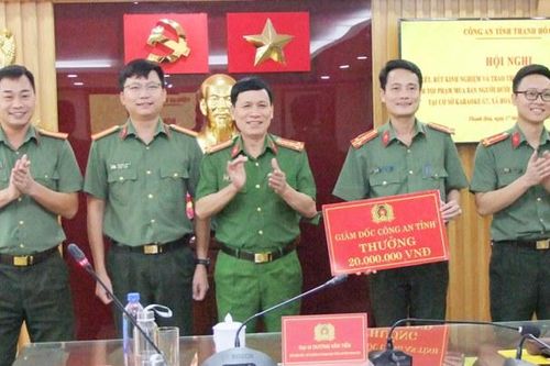 Trao thưởng cho 4 đơn vị có thành tích xuất sắc trong công tác phòng, chống tội phạm