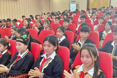 Văn Bàn: Giao lưu, chia sẻ kinh nghiệm hoạt động CLB Thủ lĩnh của sự thay đổi các trường THCS