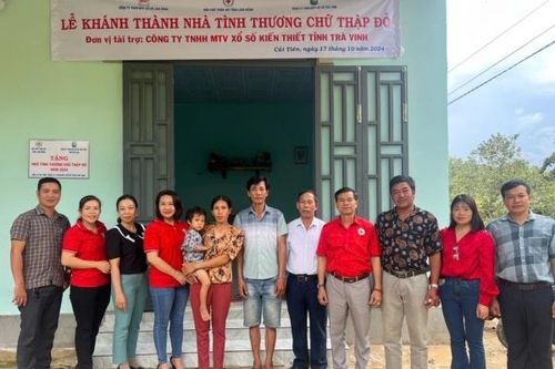 Cát Tiên: Bàn giao nhà tình thương 'Chữ thập đỏ' cho hai hộ nghèo