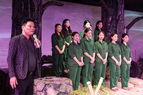 Ra mắt sách 'Huyền thoại tuổi thanh xuân'