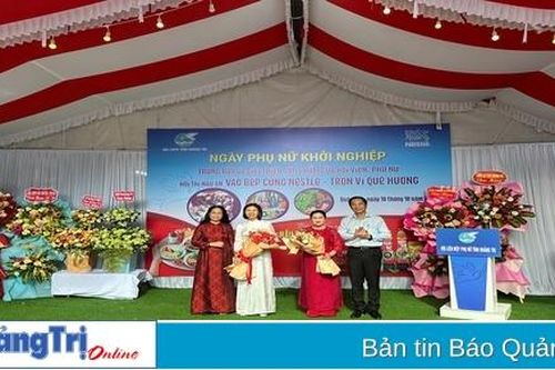 Phó Chủ tịch UBND tỉnh Hoàng Nam thăm, tặng hoa chúc mừng Hội Liên hiệp Phụ nữ tỉnh
