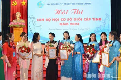 Xứng danh phụ nữ Việt Nam