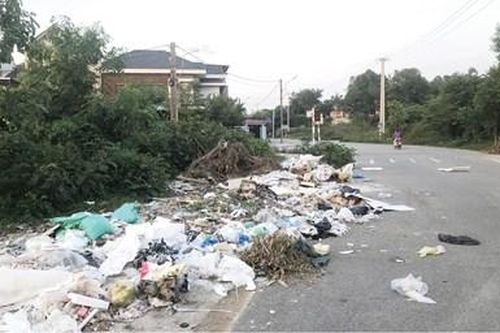 Rác thải tràn lan ở các khu dân cư