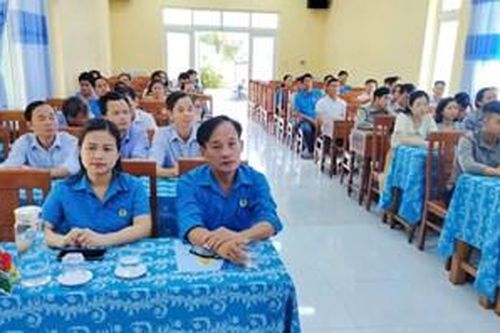 Gần 100 người lao động được truyền thông về phòng, chống ma túy