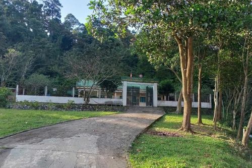 Cửa khẩu Thanh Thủy giáp Lào được trao đổi hàng hóa qua biên giới