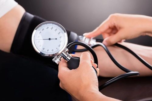Bác sĩ chỉ cách thay đổi thói quen sinh hoạt để hạ huyết áp