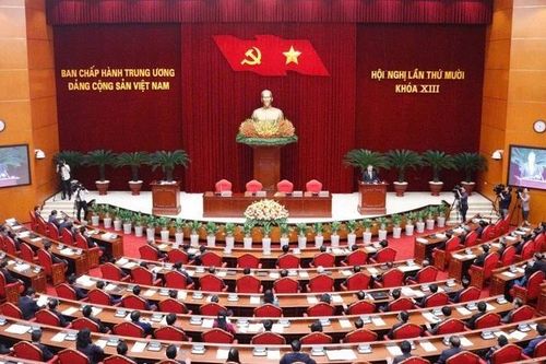 Bài 1: Đổi mới để phát triển thể chế và thể chế vì đổi mới, dân chủ, pháp quyền