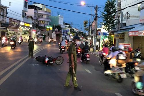 Gần 4 giờ truy tìm xe trung tải và lái xe liên quan vụ tai nạn giao thông