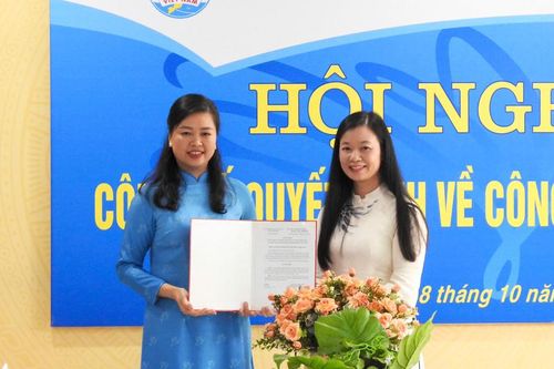 Chuẩn y chức danh Chủ tịch Hội LHPN tỉnh đối với đồng chí Đoàn Thị Lê An