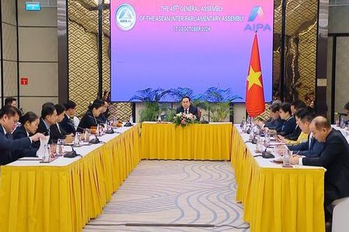 Chủ tịch Quốc hội Việt Nam Trần Thanh Mẫn tiếp Chủ tịch Kiểm toán Nhà nước Lào