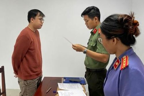 Bắt các đối tượng tổ chức cho người nước ngoài ở lại Việt Nam trái phép