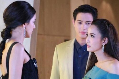 Trong bữa tiệc sinh nhật tôi, chị dâu thông báo một việc chiếm hết 'hào quang nhân vật chính', khiến tôi tức không thở nổi