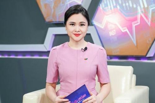 Nữ BTV xinh đẹp gây chú trong trong chương trình 'Phố tài chính' của VTV là ai?