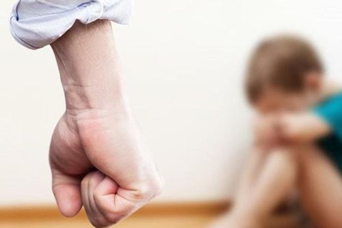 Hành vi như thế nào được coi là bạo hành đối với trẻ em?