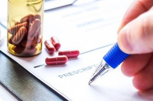 Mua bán thuốc kê đơn còn bất cập