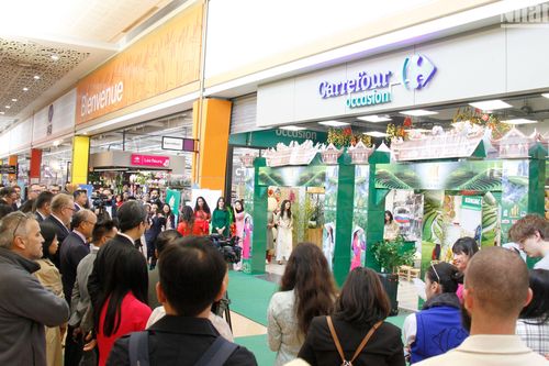 Hàng Việt Nam ngày càng hút khách tại siêu thị ở Pháp