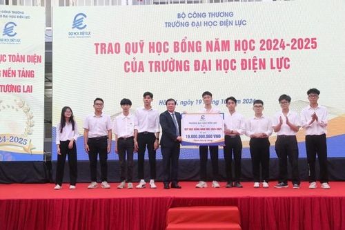 Gắn đào tạo với thực tiễn doanh nghiệp và hoạt động nghiên cứu khoa học