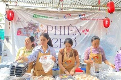 'Bữa cơm yêu thương' - ngọn lửa ấm giữa lòng Hà Nội