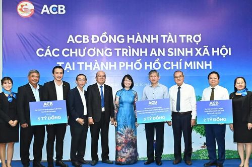 Ngân hàng ACB trao 10 tỷ đồng hỗ trợ các hoạt động tại TPHCM