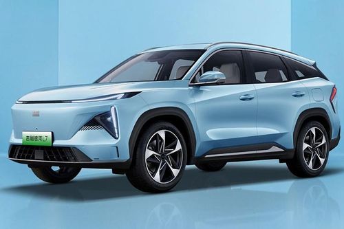 'Soi' Geely Galaxy L7 trang bị hệ Thor PHEV từ 17.700 USD