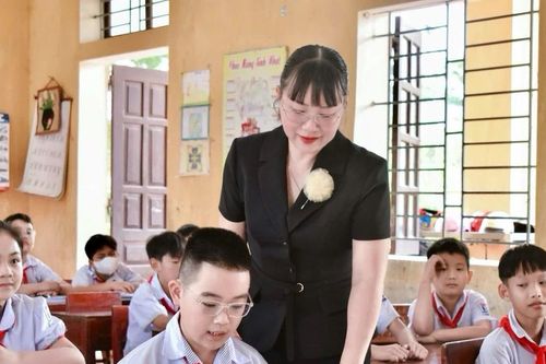 Nữ nhà giáo - chìa khóa của đổi mới giáo dục