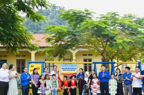 Lan tỏa yêu thương - cùng em đến trường tại Cao Bằng