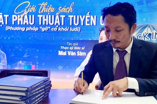 Tâm đức của bác sĩ trong từng trang sách