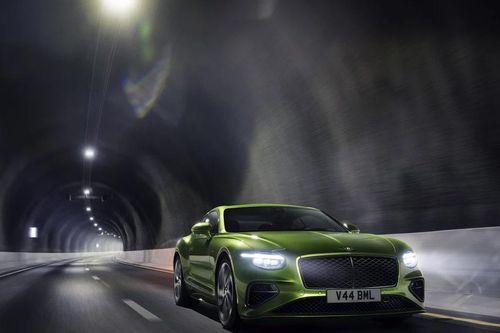 Bentley giới thiệu loạt xe sang sử dụng động cơ hybrid mới tới khách Việt