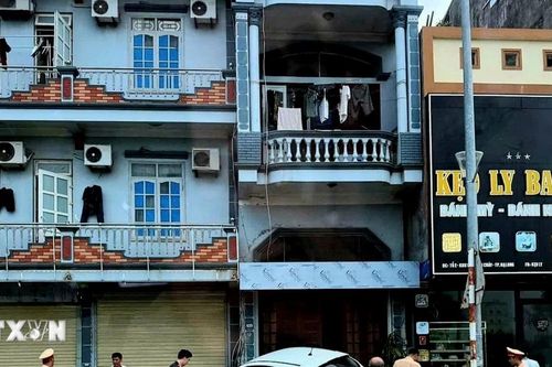 Quảng Ninh: Bốn người nhập viện do va chạm liên hoàn trên Quốc lộ 18